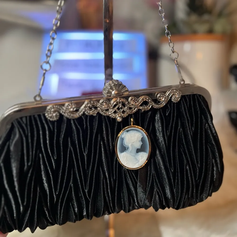 K18 gold Stamped Cameo Brooch. - Image 11