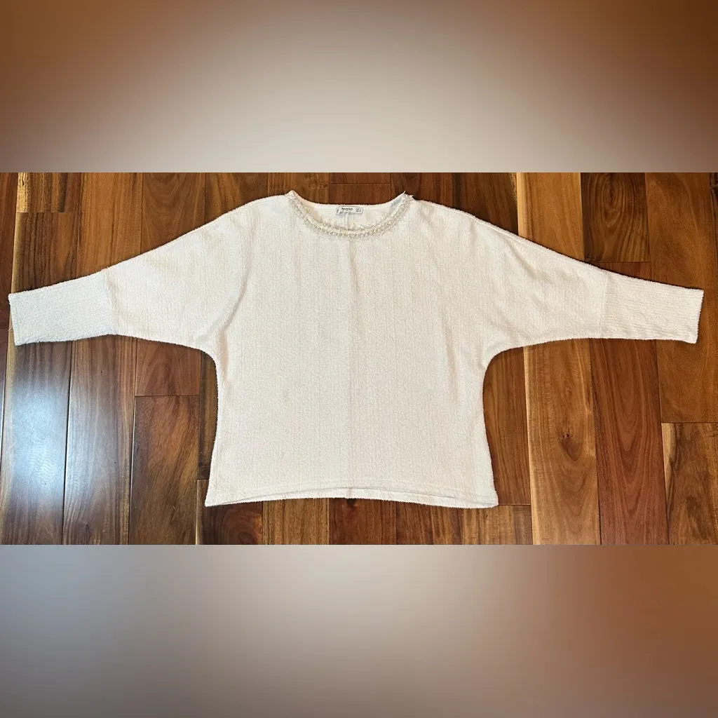 Mango Sweater with Pearl Neck Detail - Image 5