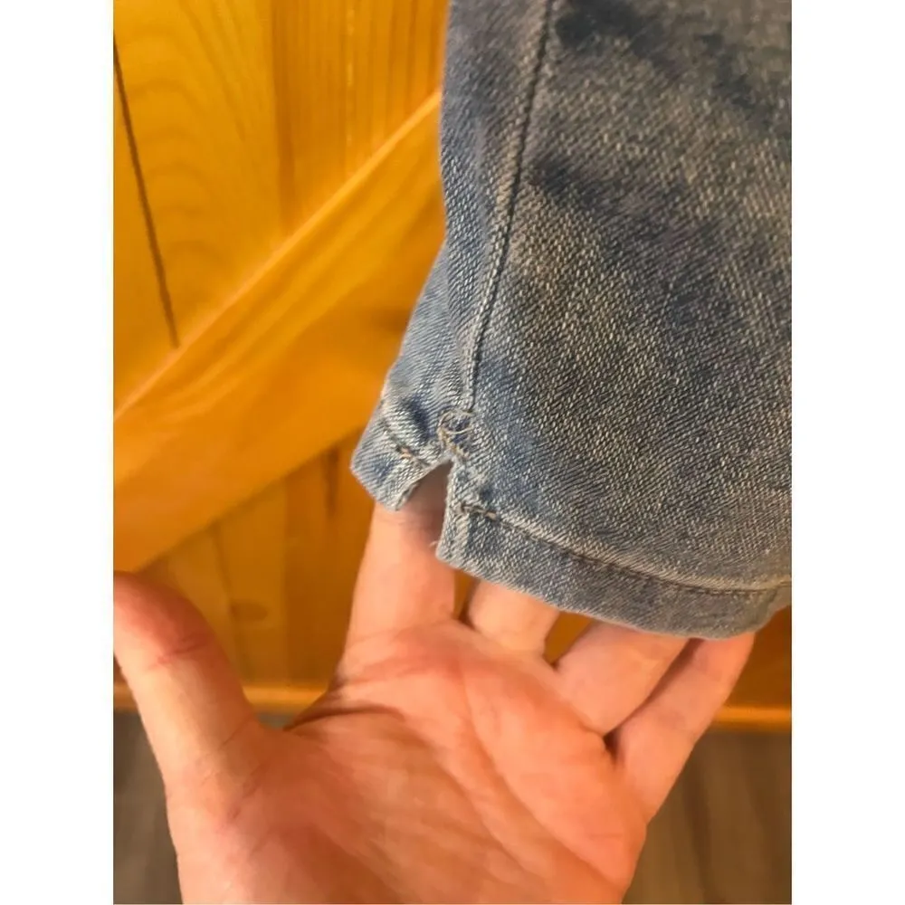 Lee Classic fit at the Waist Cropped Denim Blue Jean Capris Size 8M (1110) - Image 2
