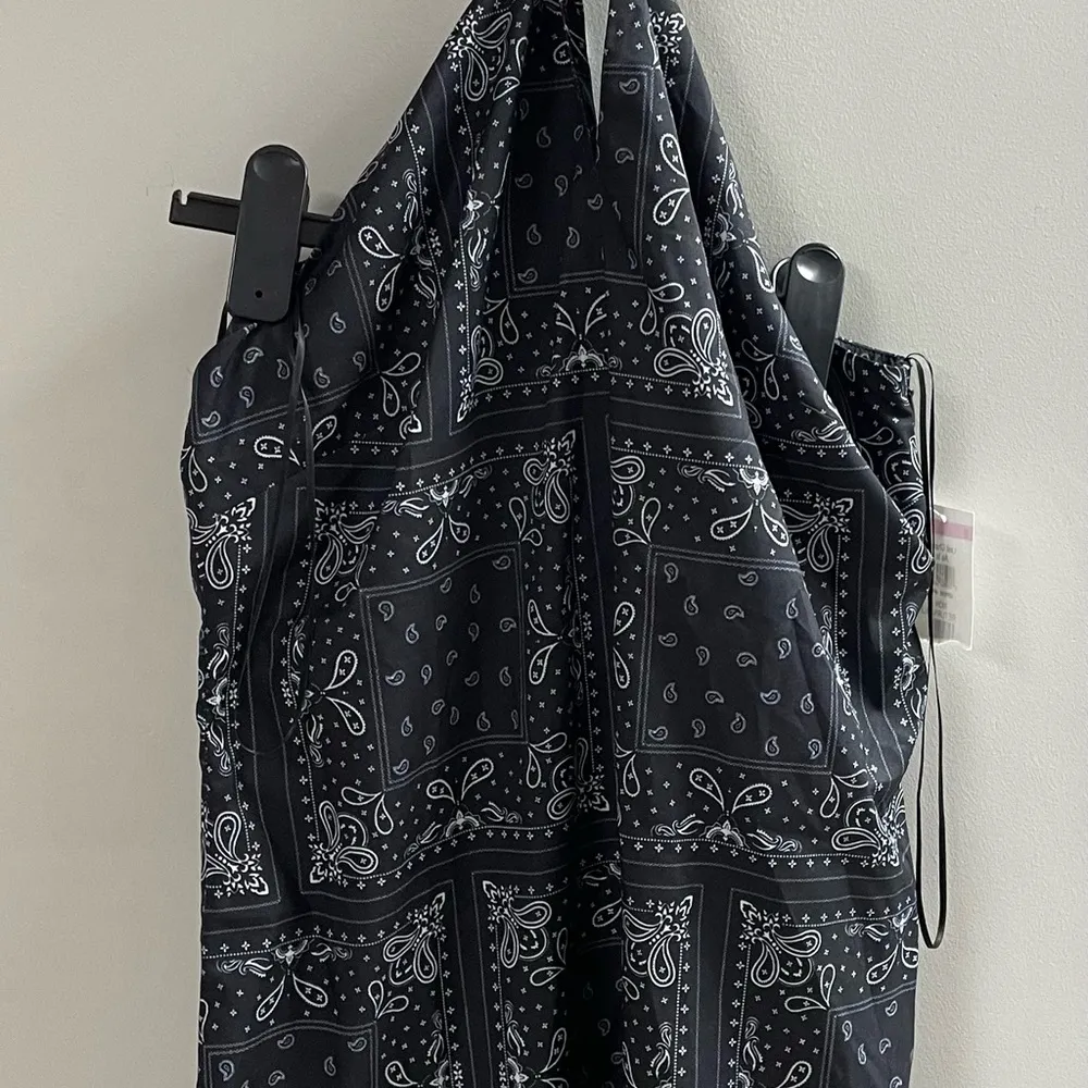 Elodie Women's Medium Paisley Black Halter Mini Dress Back New With Tags - Image 6