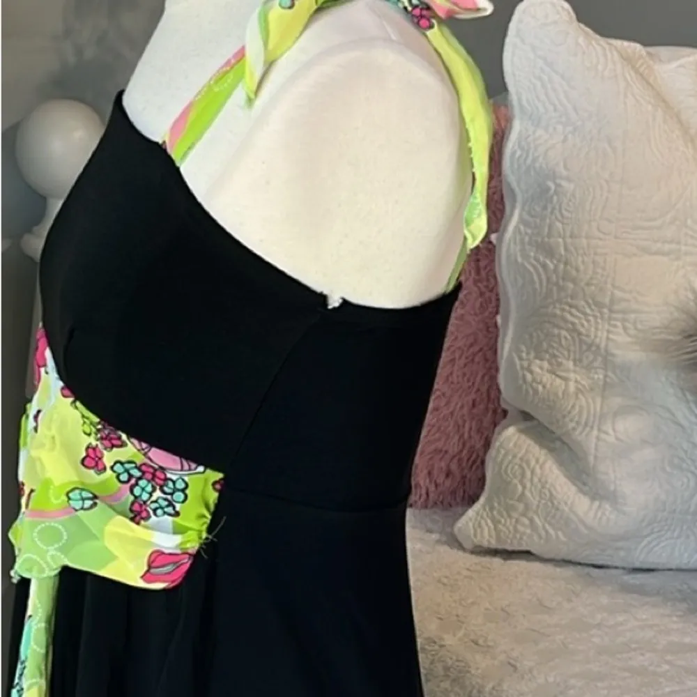 Black Sash Tie Green Floral Mod Top - Image 9