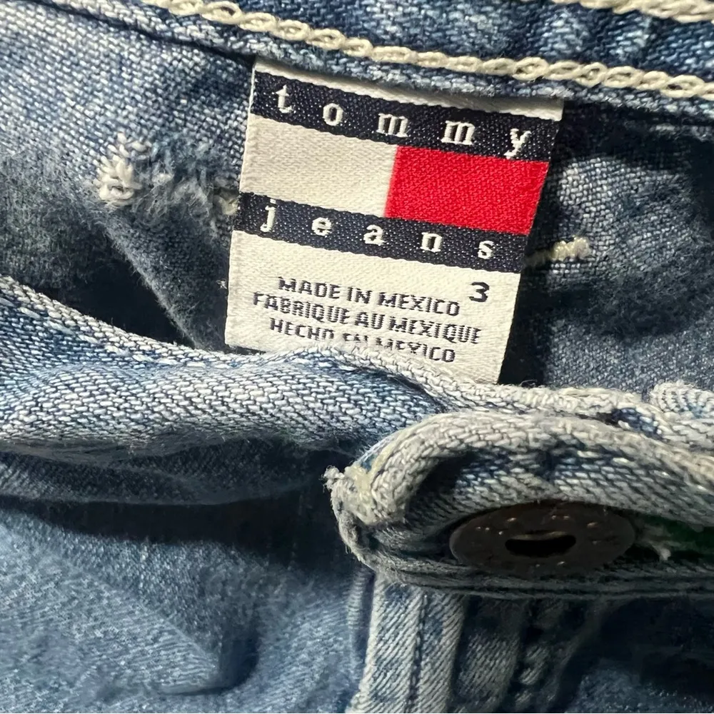 Vintage Y2K Tommy Hilfiger Distressed Cargo Jeans raw hem size 3 Juniors - Image 5