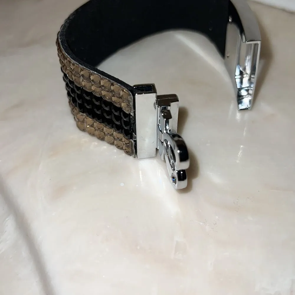 Super cool rhinestone studded bracelet with silver heart clasp Blue - Image 6