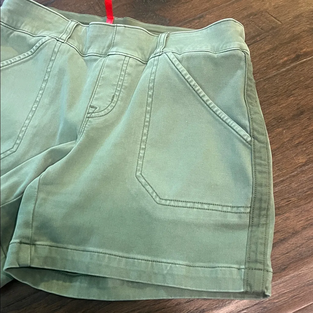 SPANX Olive Green Shorts S/P EUC - Image 5