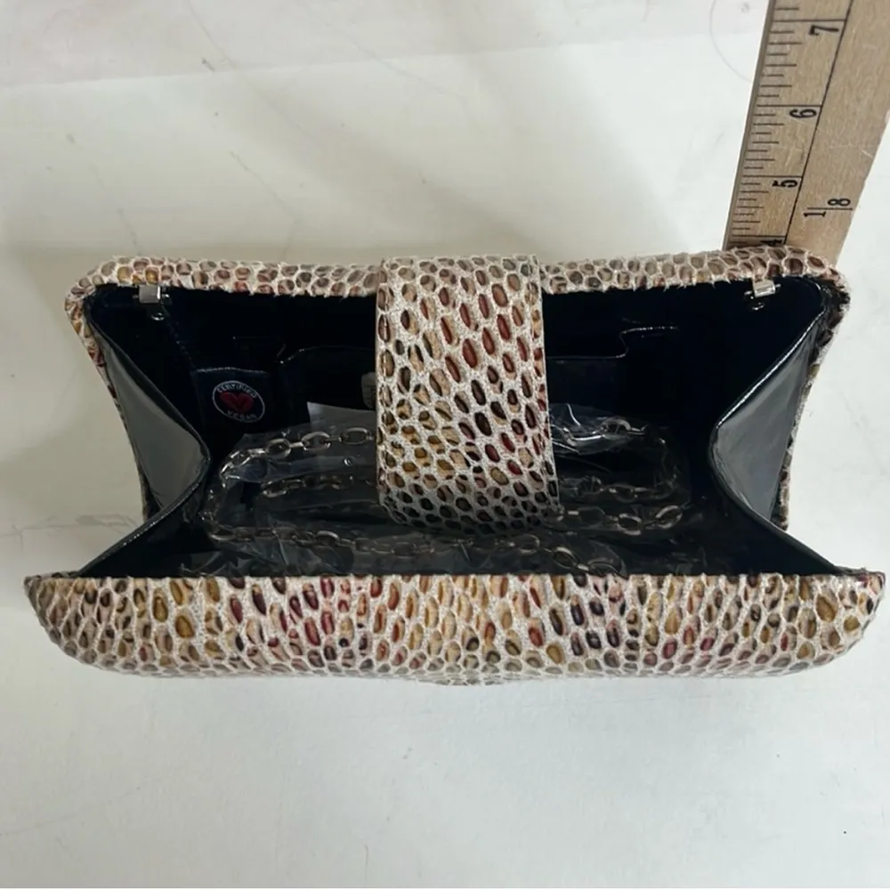 Reptile Hard Case Clutch with Chain - Image 6