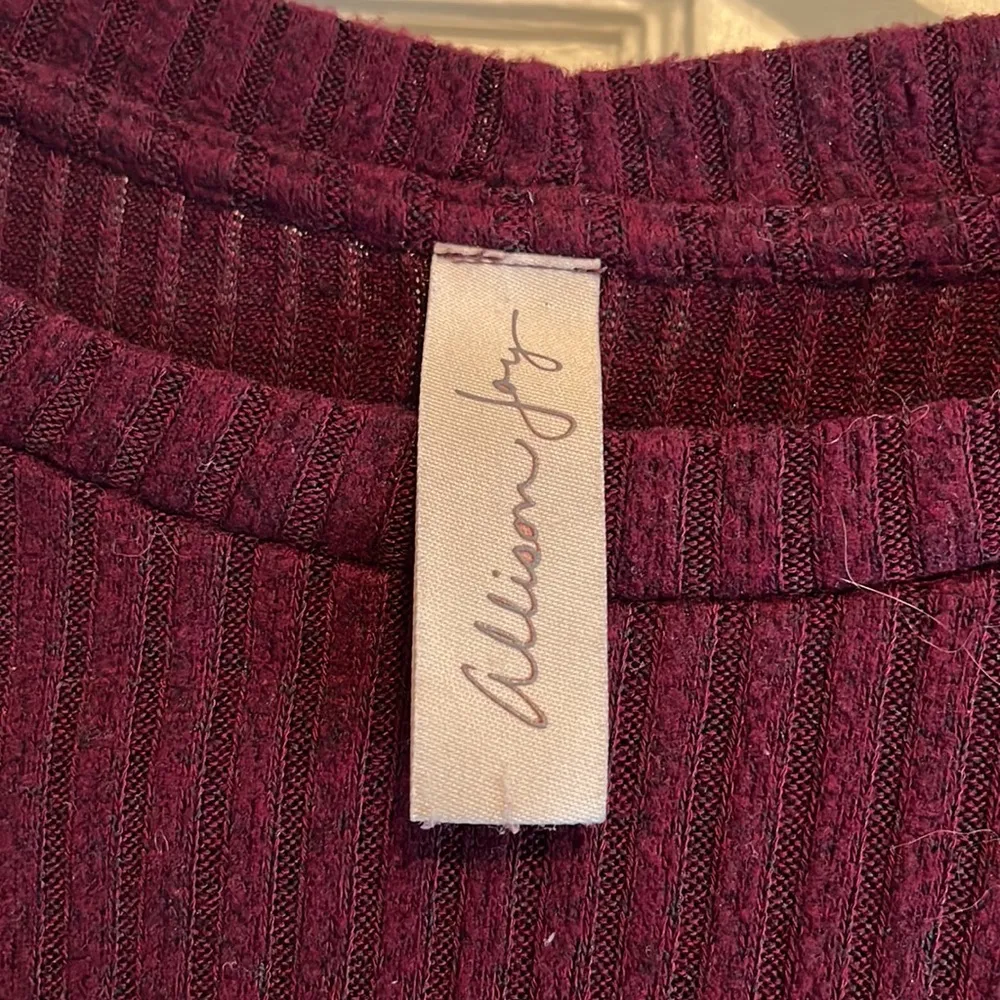 Allison Joy  | Deep Red Burgundy Ribbed Top Bell Sleeves Size Medium - Image 3