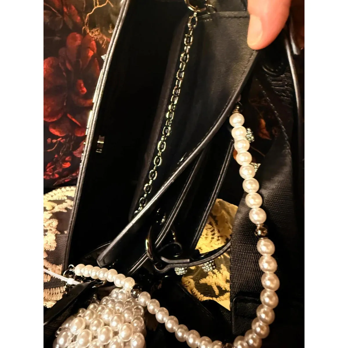 Steve Madden Rose Print Satchel Crossbody Bag Black Red Pearl Chain NWT - Image 7