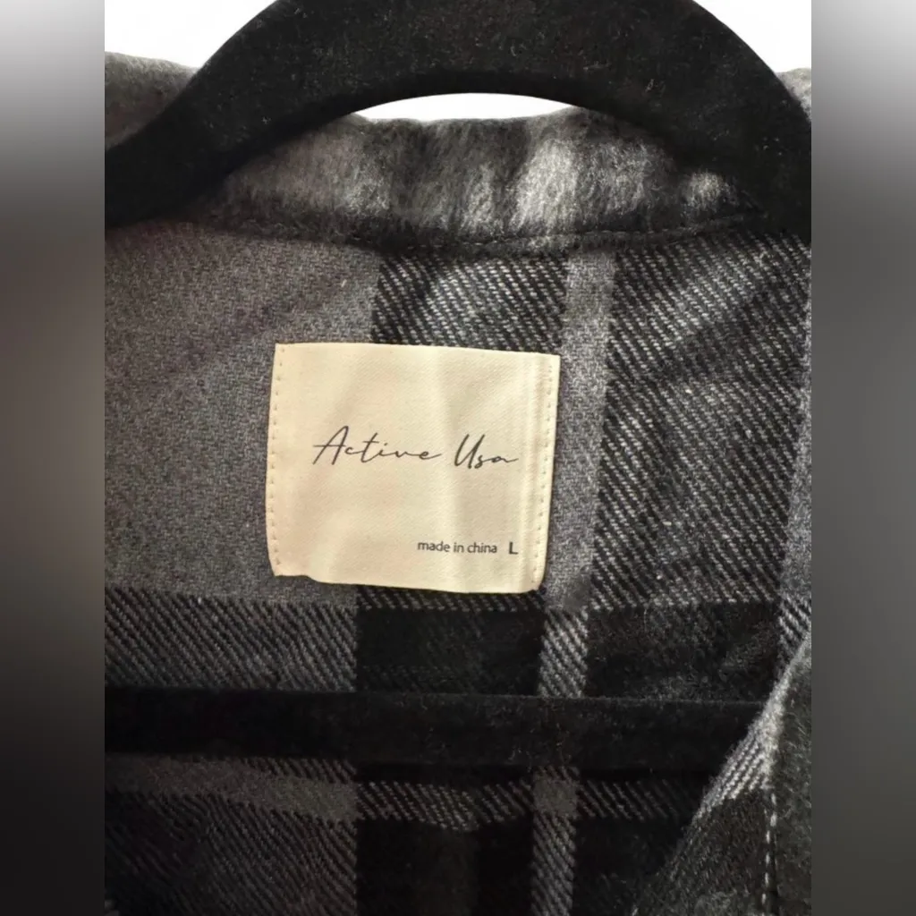 Active USA Gray and Black Plaid Jacket - Image 3