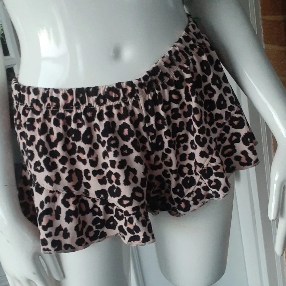 Jessica Simpson Leopard Print Cami & Shorts Pajama Set SIZE S - Image 3