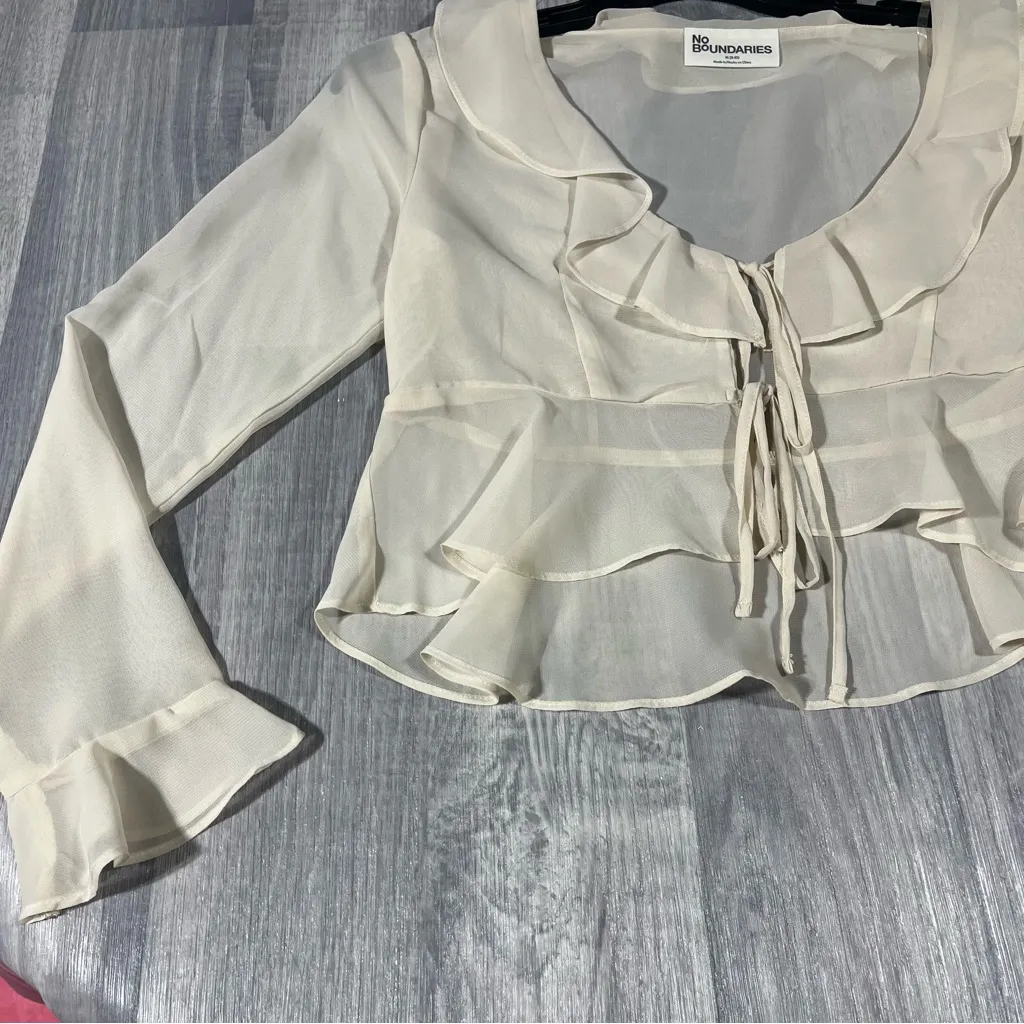No Boundaries Ivory Ruffle Tie-Front Crop Top  Blouse; Medium, NEW - Image 4