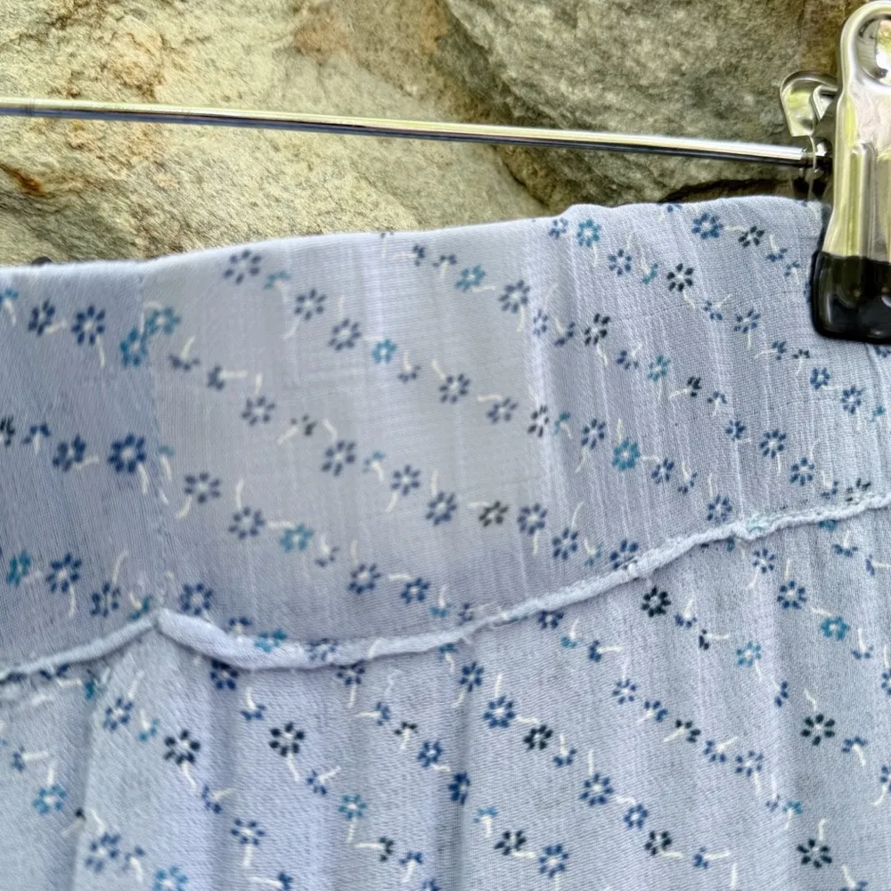 Ganni Blue Ditsy Floral Chiffon Knee Length Skirt - Image 6