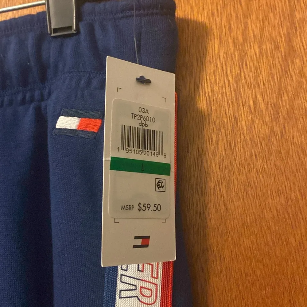 Tommy Hilfiger Large Blue Sweatpants. - Image 4
