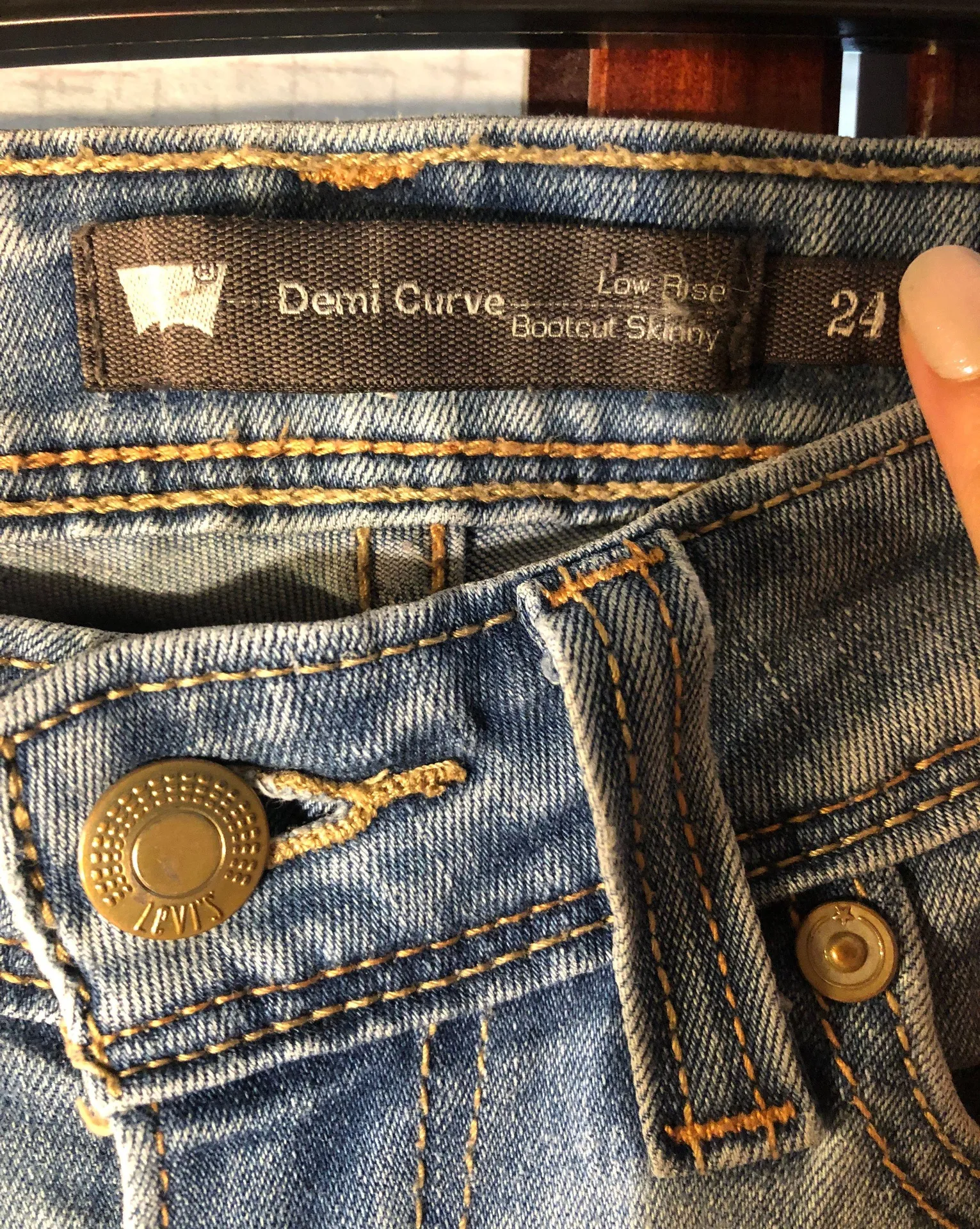 Levi’s 545 Low-Rise Bootcut Jeans Vitange - Image 2