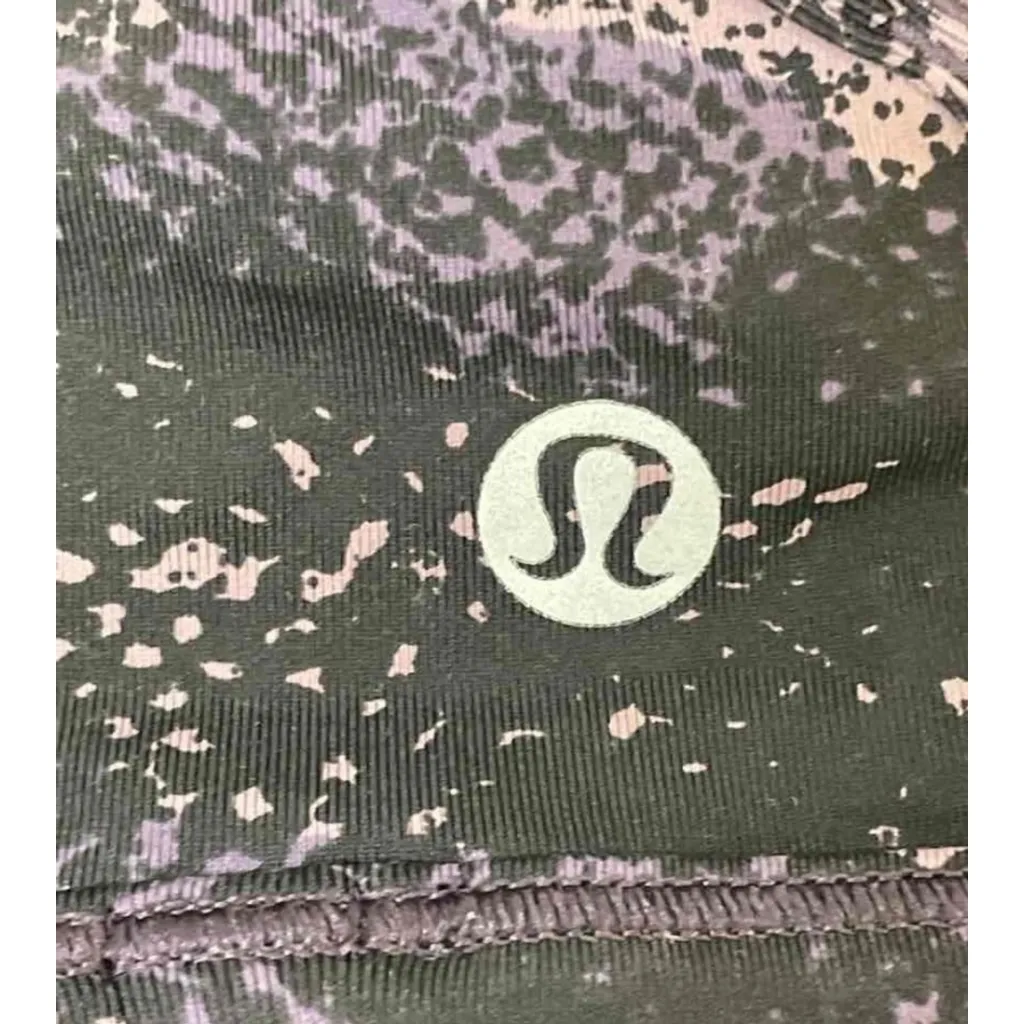 Lululemon Invigorate Bra
Rip Wave Purple Thunder Black / Black Size 6 - Image 6