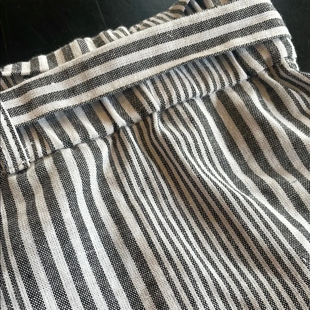 Striped Gray Women's Shorts large - Image 2