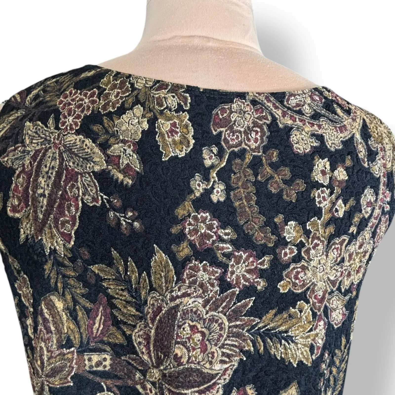 Vintage Y2K White Stag Dark Floral Metallic Brocade Tapestry Tank Top Sleeveless Black Size L - Image 6