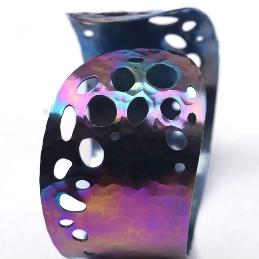 Parlettei jewelry cuff - Image 4