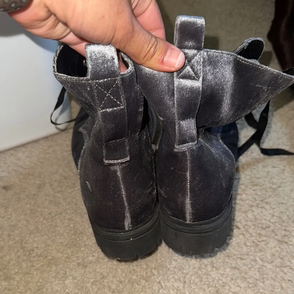 Grey Black Velvet Women's Boots Size 10 - Image 3