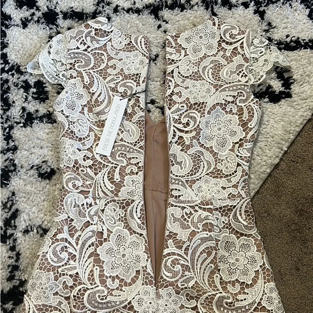 NWT Juliette Lace Romper - Image 11