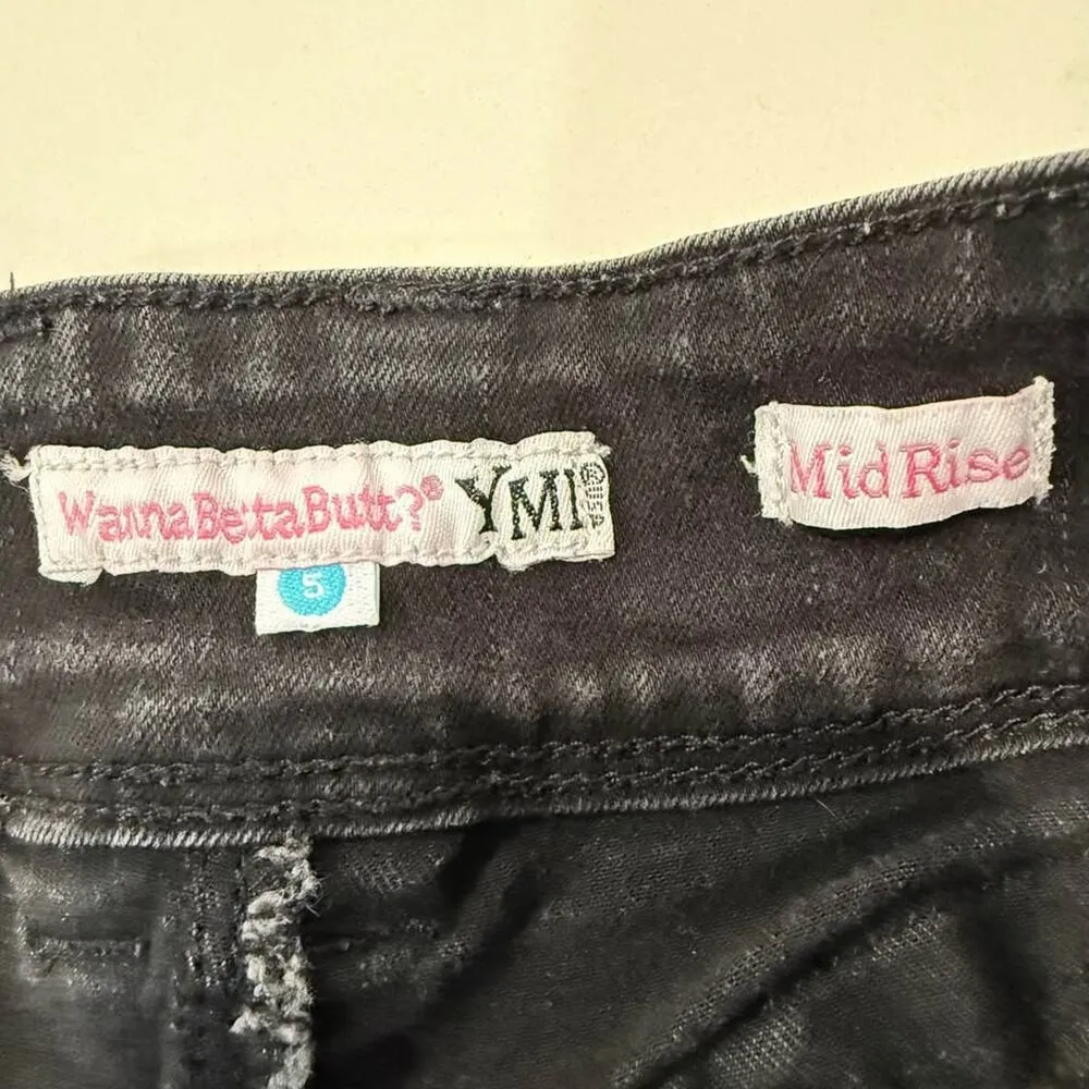 YMI Wanna Betta Butt HighRise Distressed Cuffed Denim Jean Shorts Womens 5 Black - Image 4