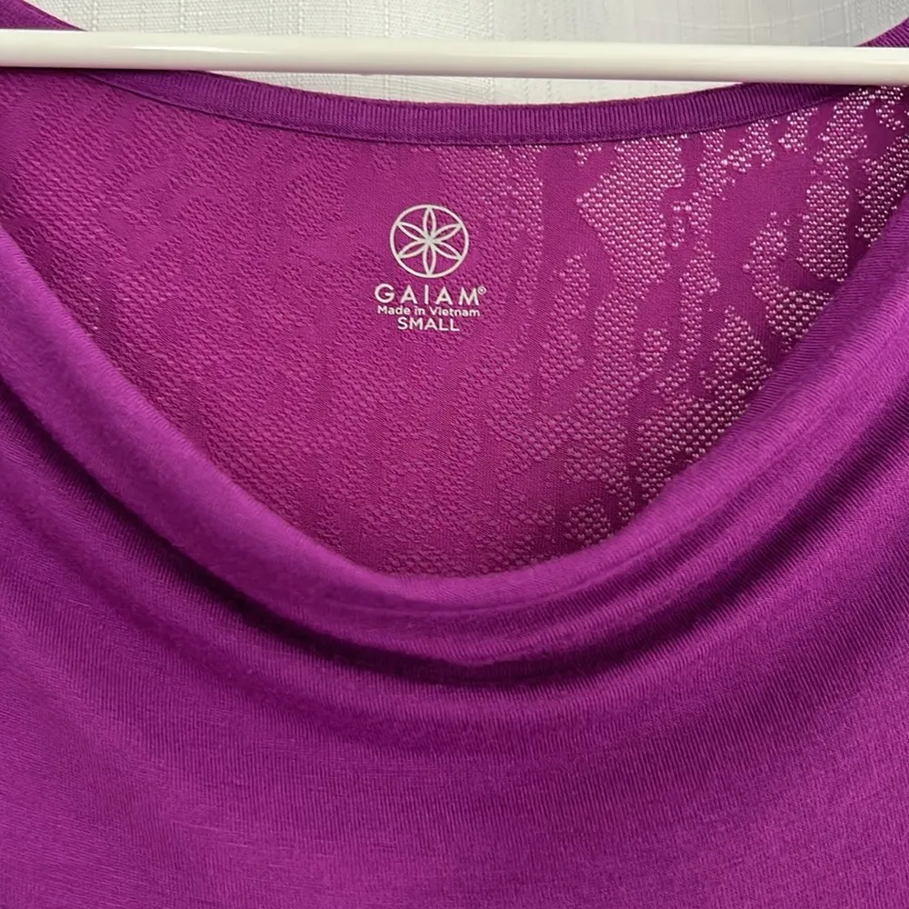 Gaiam Yoga Tank Small - Image 4