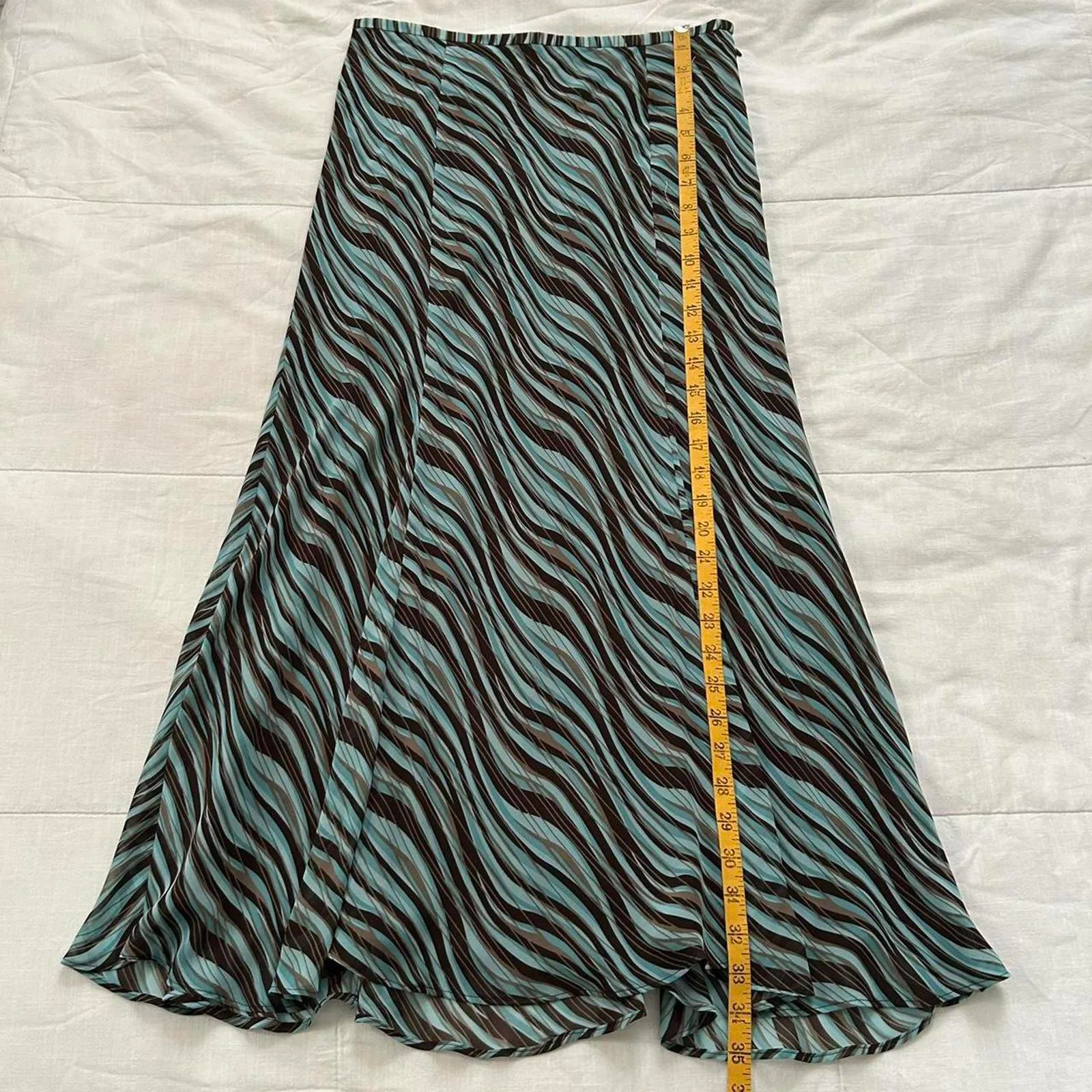 Y2K Blue and brown swirl print flirty midi skirt Size 4 - Image 7
