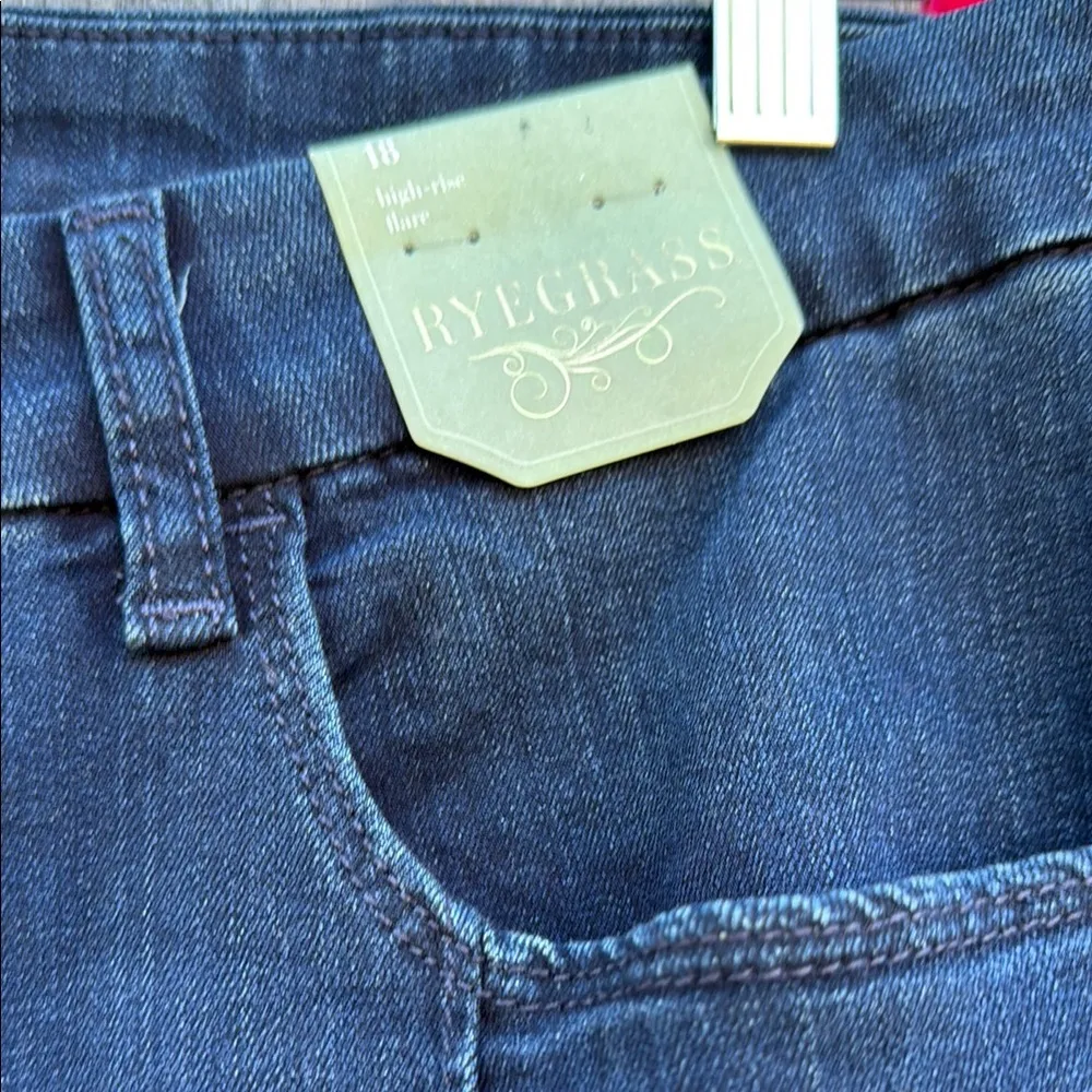 New Ryegrass Woman’s Elegant Indigo Rich Wash HiRise Flare Stretch Jean Size 18 Blue - Image 5