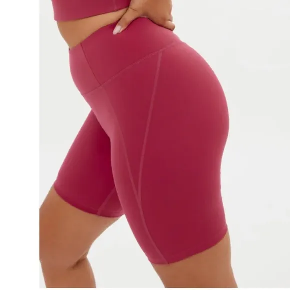 Girlfriend Collective M Pomegranate High Rise Bike Shorts - Image 2