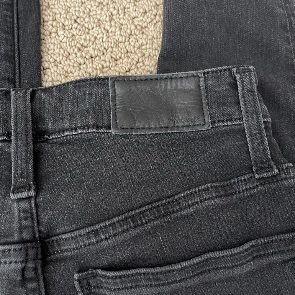 Women’s Jeans Curvy Roadtripper in Black - Image 4