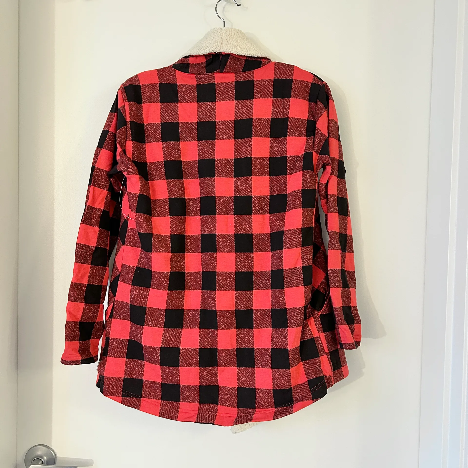 Women's Red and Black Checkered Fleece Open Front Cardigan XS NWOT - Image 8