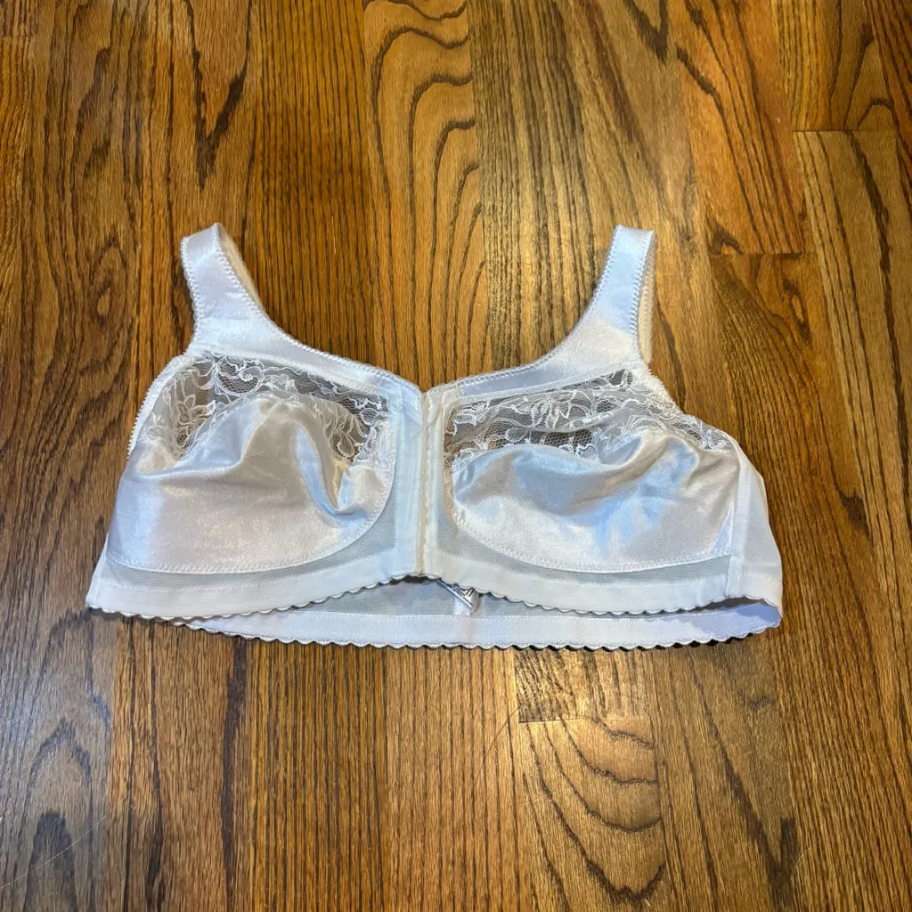 Glamorise Lace Bras - Image 6