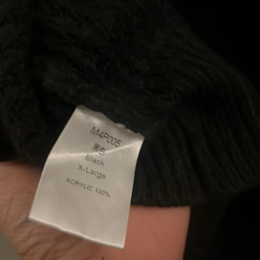 XLarge Black Women’s Sweater Size XL - Image 6