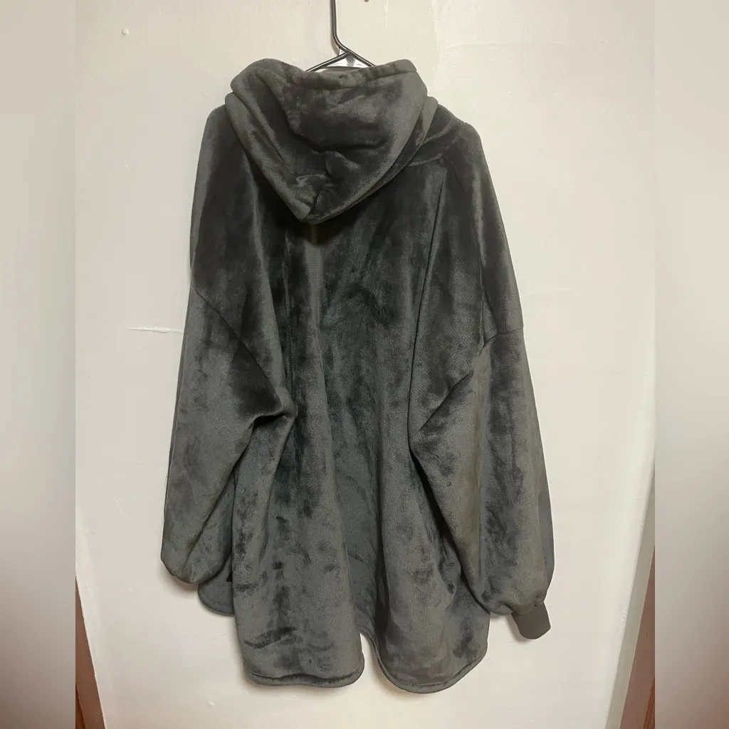 Cozy Black Hooded Blanket Sweatshirt Gray Size L - Image 3