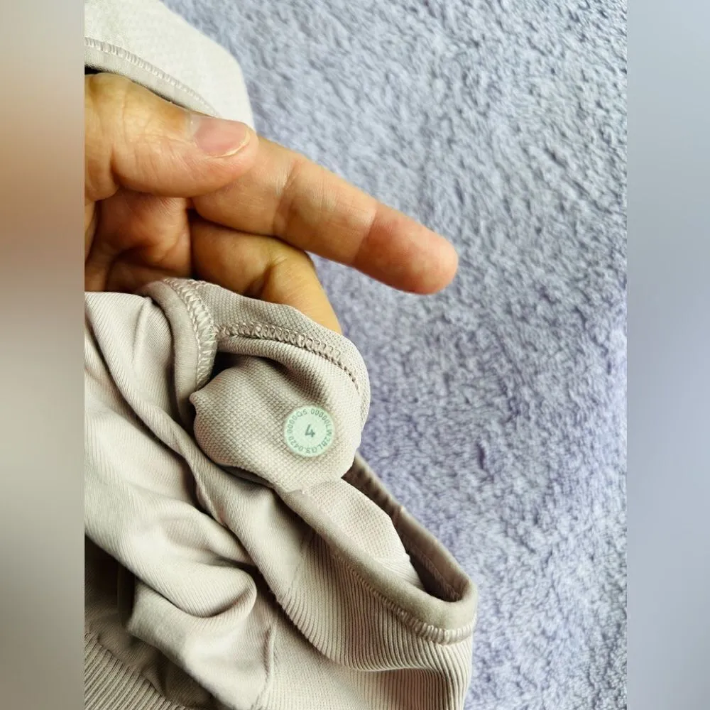 LULULEMON ATHLETICA Ebb To attain Sports Bra sz 4 Pink - Image 6