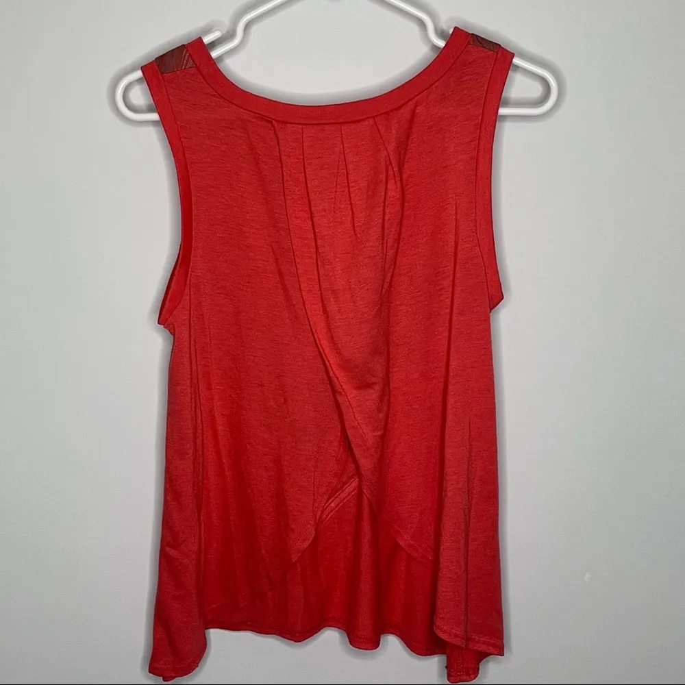 THE BUCKLE //  Pink-Red Coral Open Back Tank Top Small - Image 10