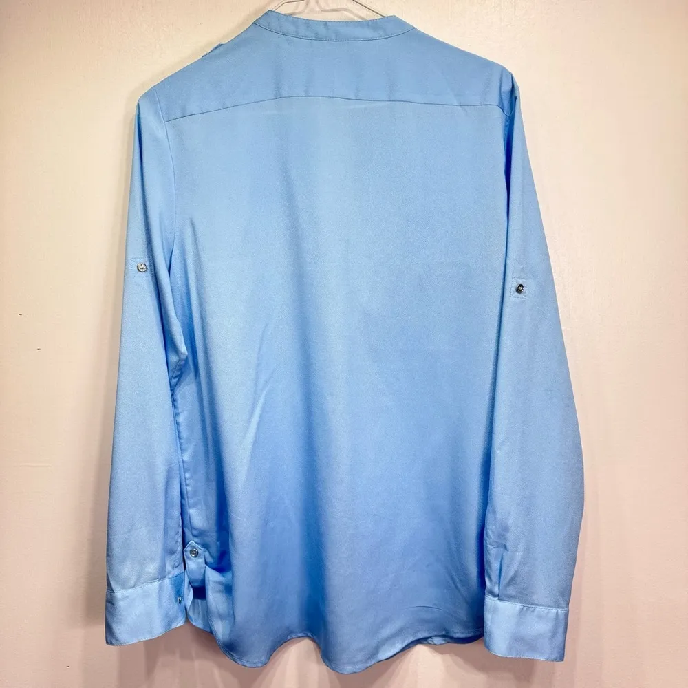 Calvin Klein Light Blue Shimmer Long Sleeve Button Front Blouse Size Medium - Image 6
