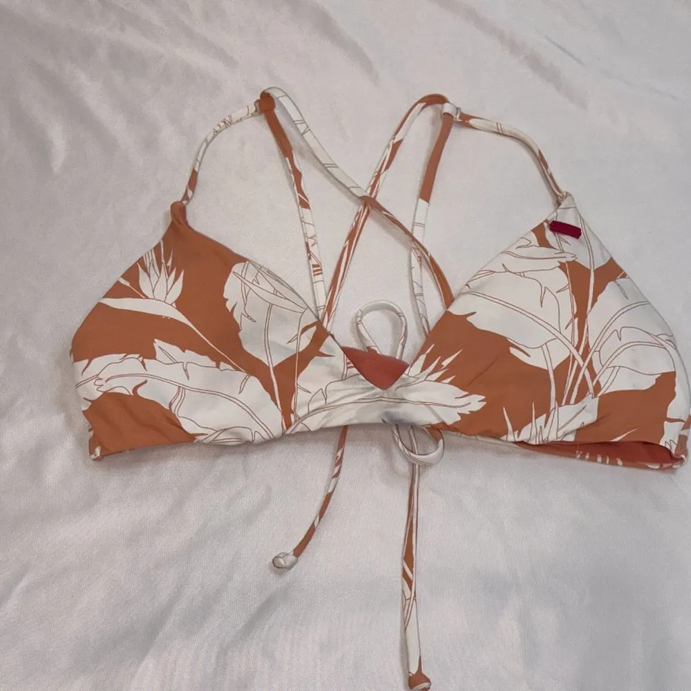Printed Beach Classics Terra Cotta Tiki Flying Flowers Scoop Bikini Top - L - Image 5