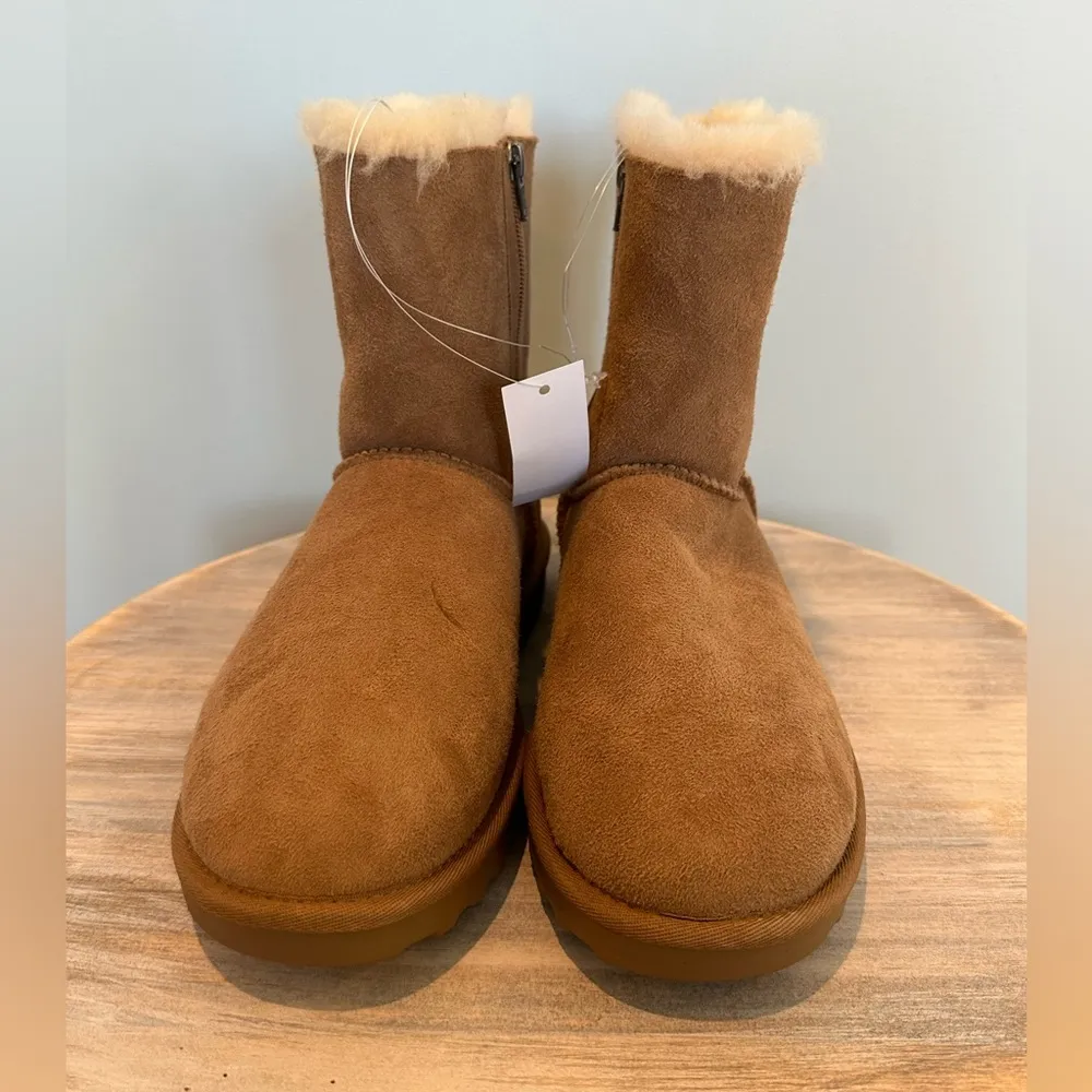 New with tags Brown Sherpa Boots Size 9 Tan - Image 3