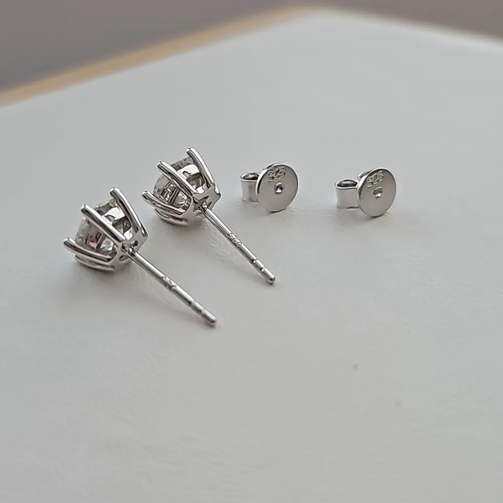1ct x2 Moissanite Earrings, Style #3 - Image 3