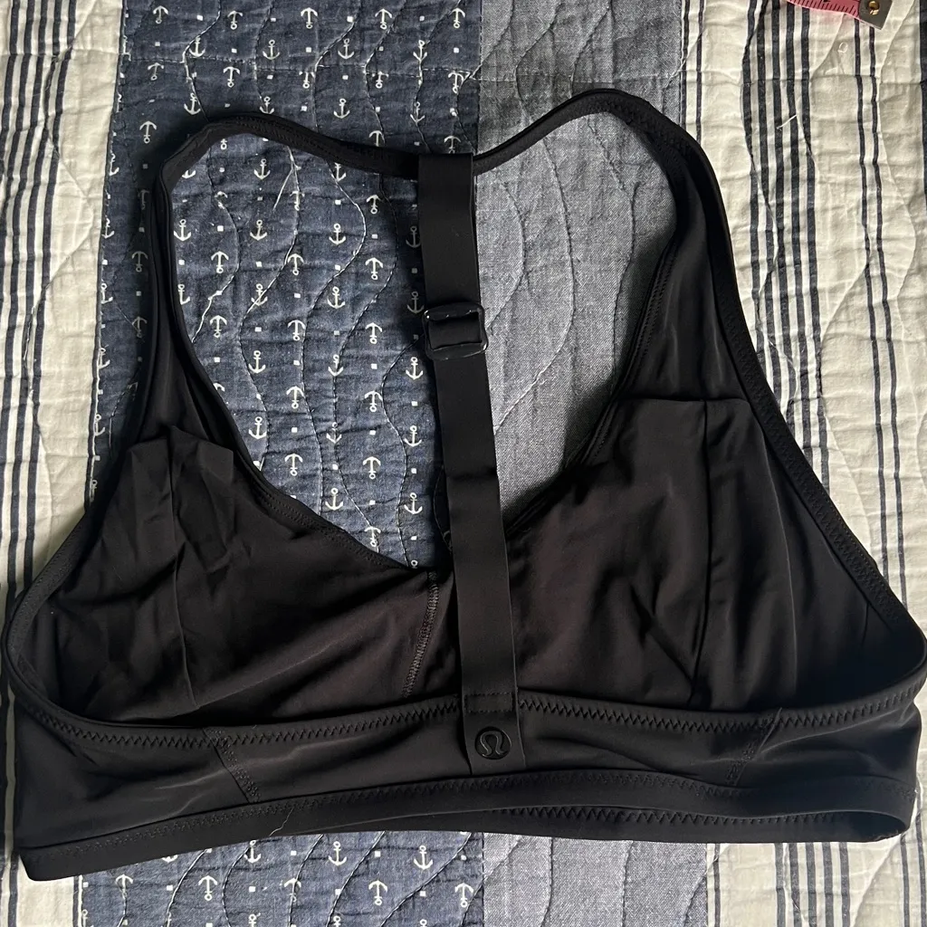 Lululemon Women's Black Sports Bra/ Swim top - Image 3