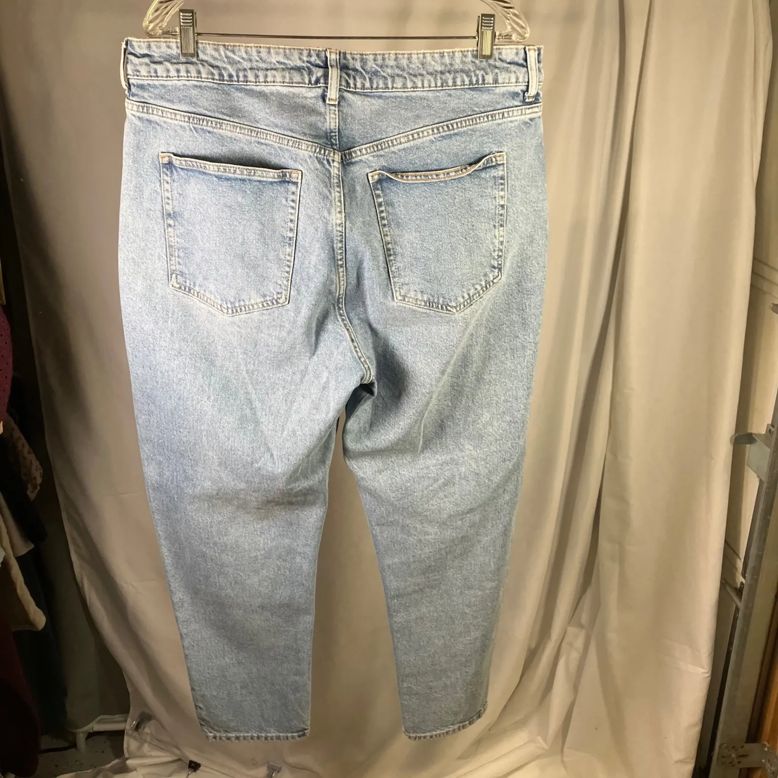 H&M US 16 High Waisted Mom Jeans Light Wash‎ Denim Womenswear Classic - Image 10