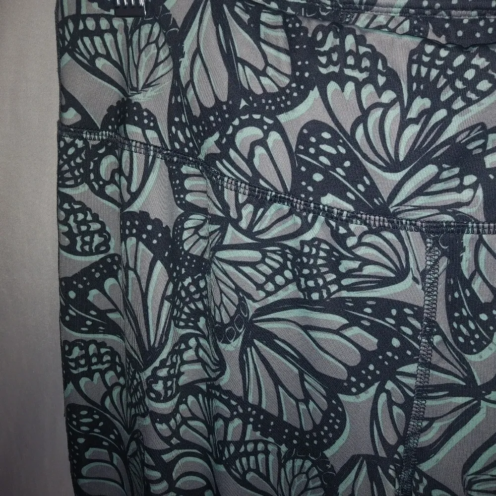 Danskin Now L Butterfly Print Athletic Leggings Pants in Black Gray n Aqua Size L - Image 4