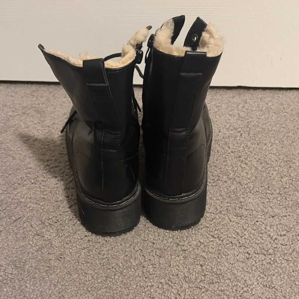 Steve Madden Betty Black Leather Combat Boots with Cream Lining - Image 7
