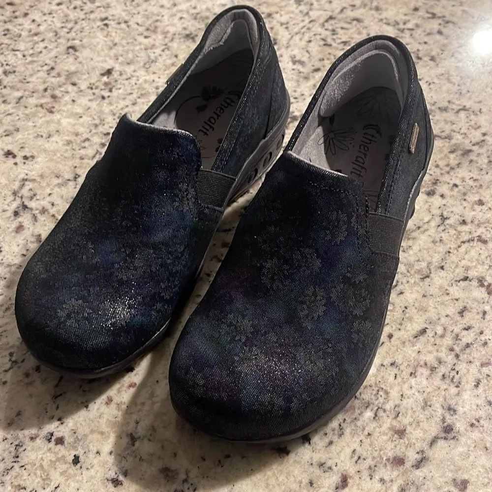 TheraFit Womens Floral Leather Slip Resistant Annie Slip - Image 2