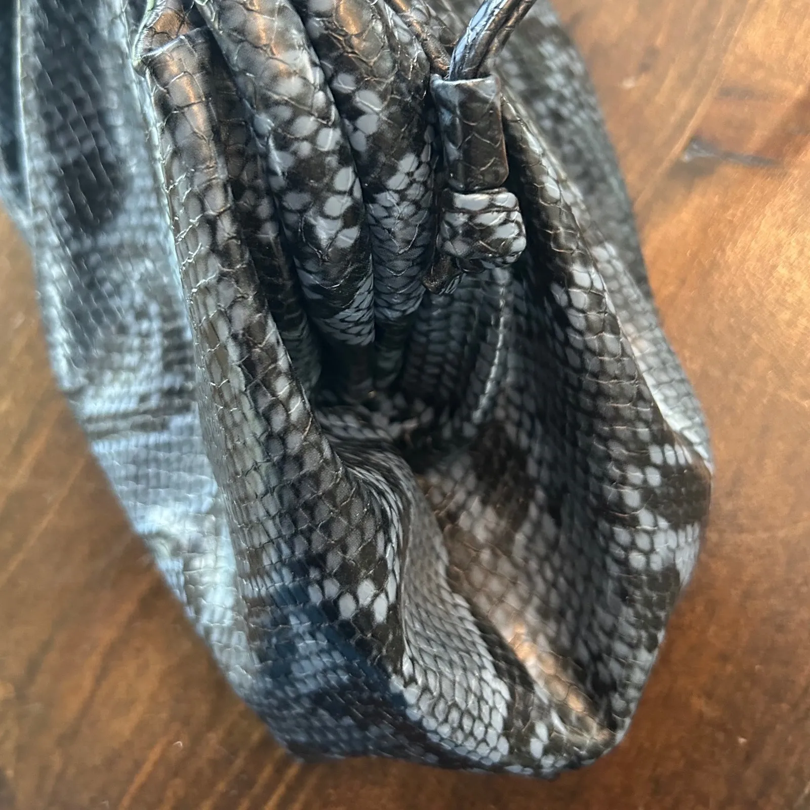 Snakeskin Print Shoulder Bag‎ Purse Bottega Inspired Clutch Style Faux Leather - Image 8