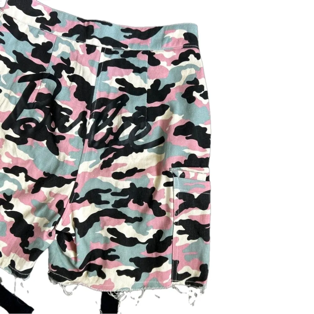 Missguided Barbie high rise pink camouflage high rise raw hem retro army shorts - Image 7