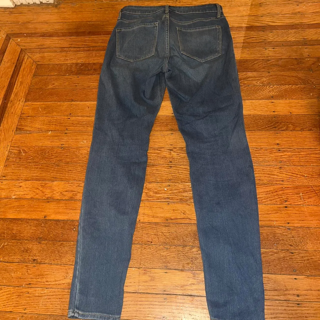 Old Navy Rockstar Super Skinny High Rise 24/7 sculpt Jeans - Image 4