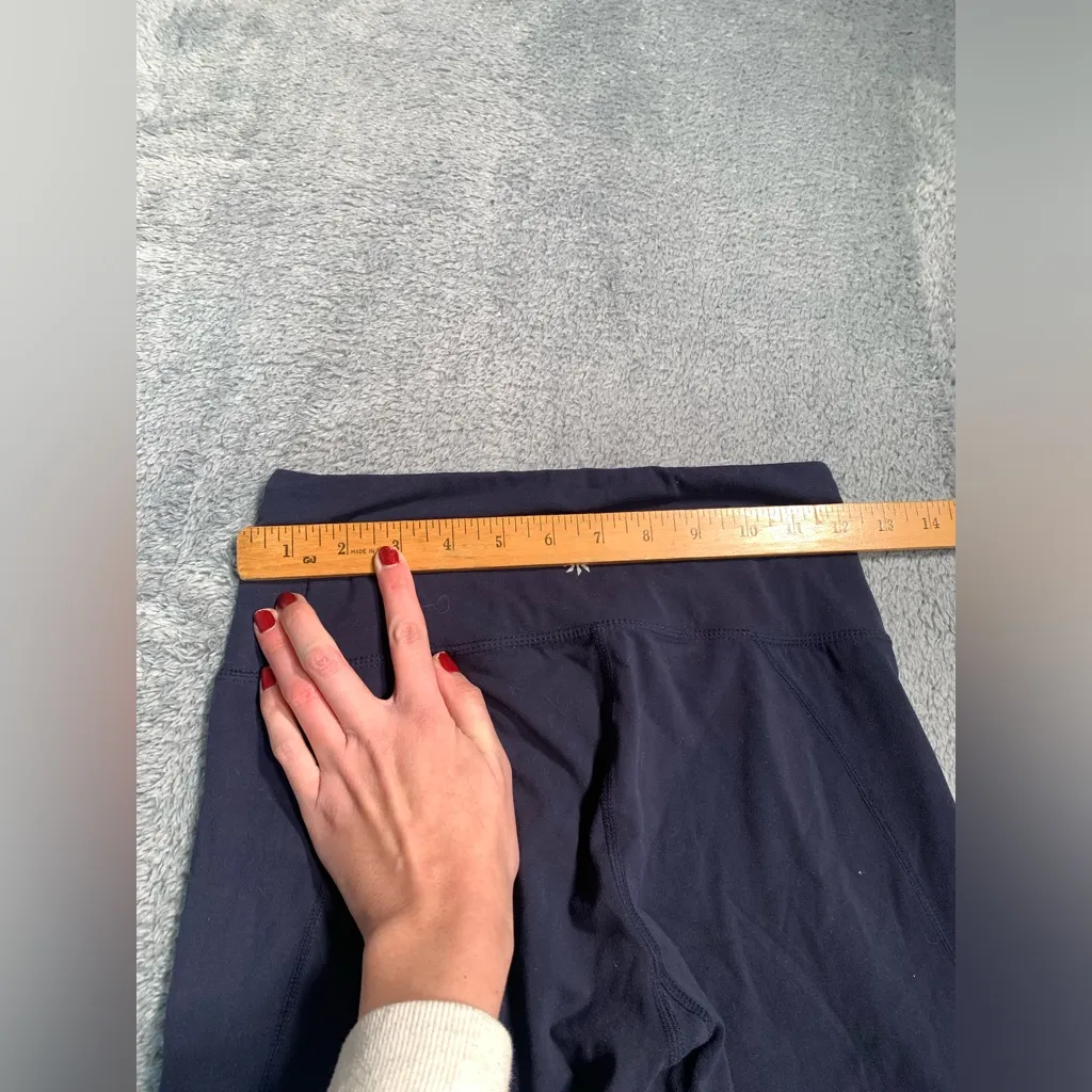 Athleta  Flared Yoga Pants navy blue medium - Image 10