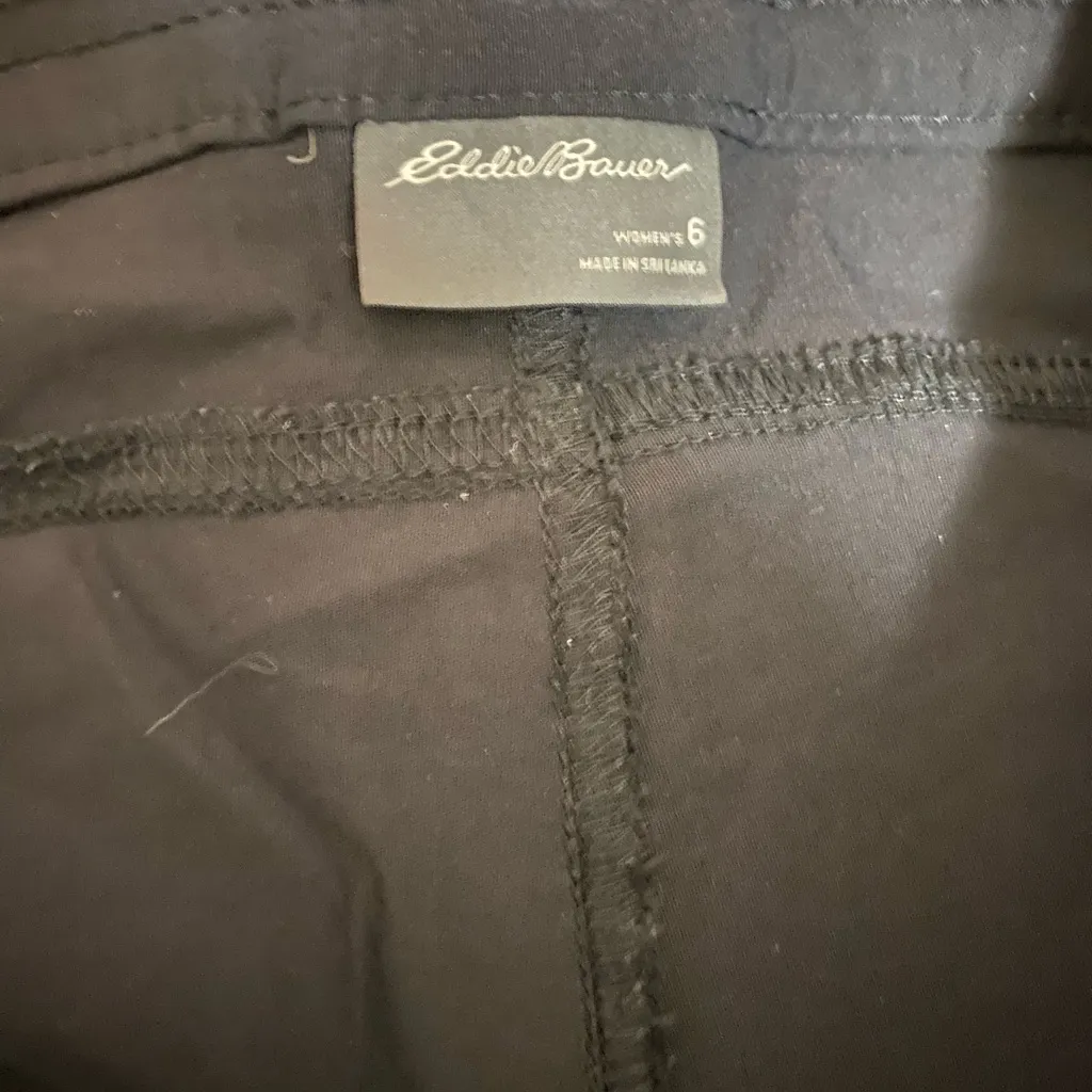 Eddie Bauer Black Sightscape Horizon Cargo Capri Pants Size 6 - Image 4