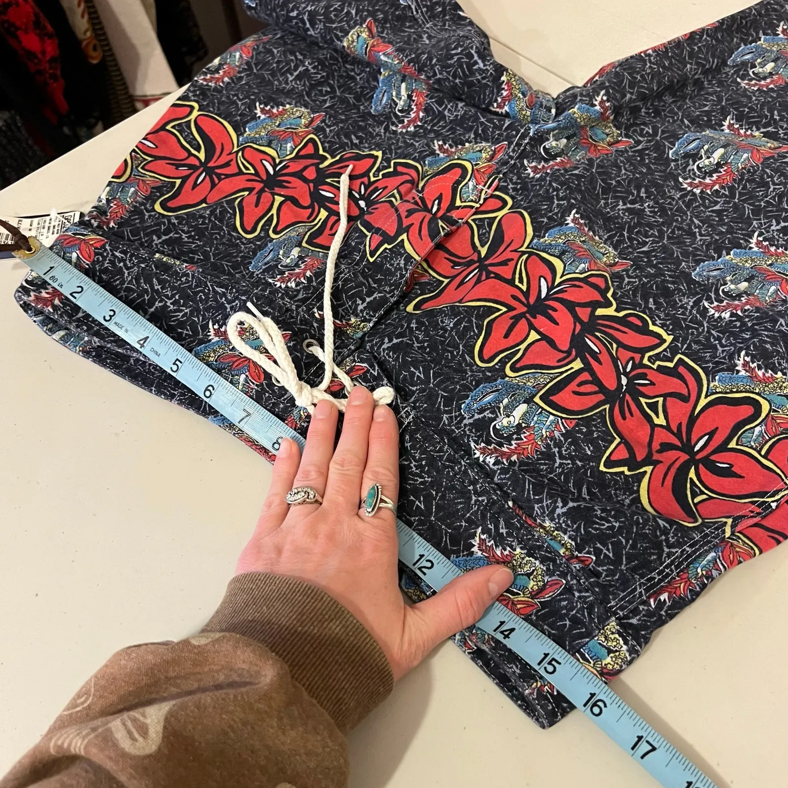 Deadstock 90s Hawaiian Tropical Masc Board Shorts USA Made Size Medium Gray - Image 8